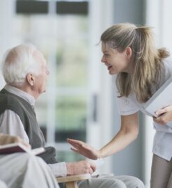 Qu’est-ce que l’accueil de jour en EHPAD ?